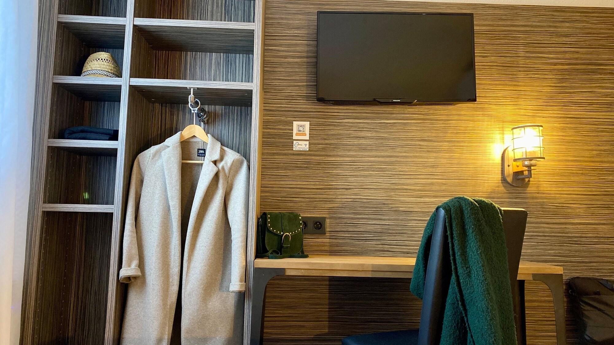 The Originals City, Angers Sud, Le Village 49 Hotel 3*