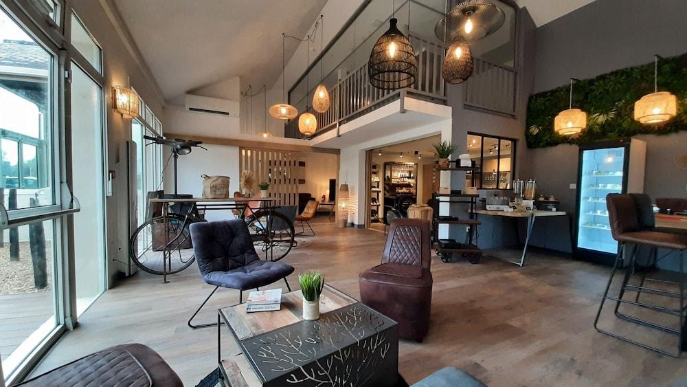 The Originals City, Angers Sud, Le Village 49 Hotel 3*